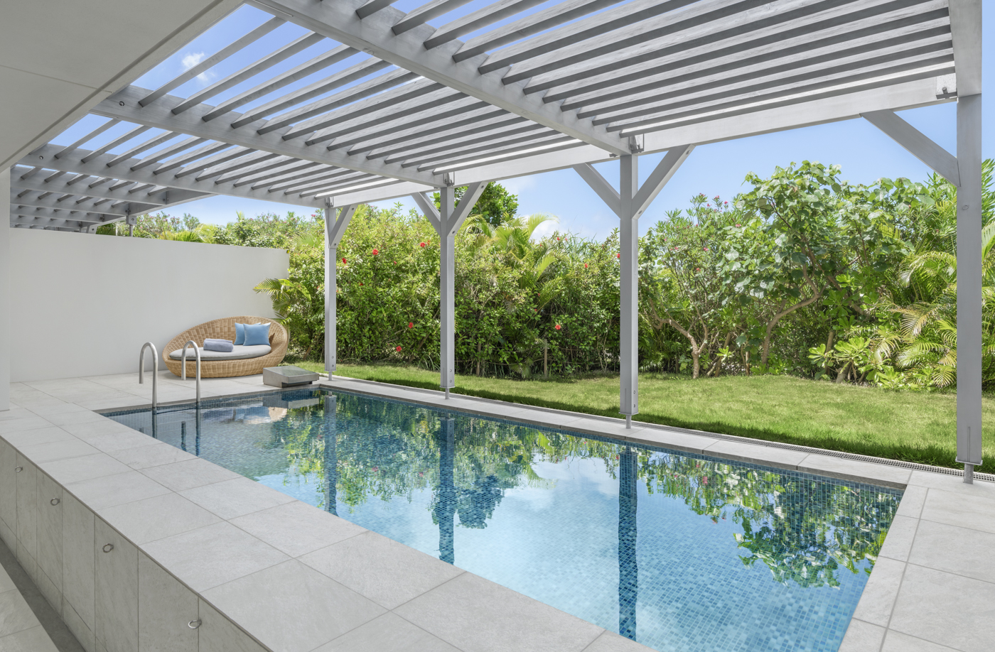 【ガーデンコーナースイート】 98平米（1～4名）テラス