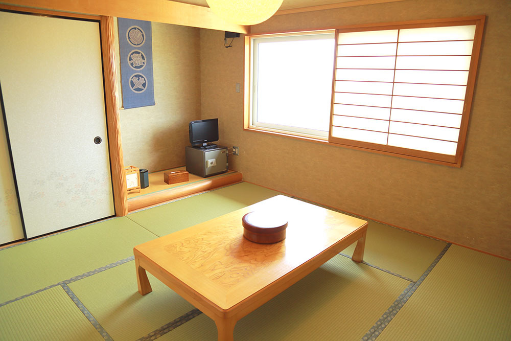 和室８畳/洗面・トイレ付き 黒潮 渚