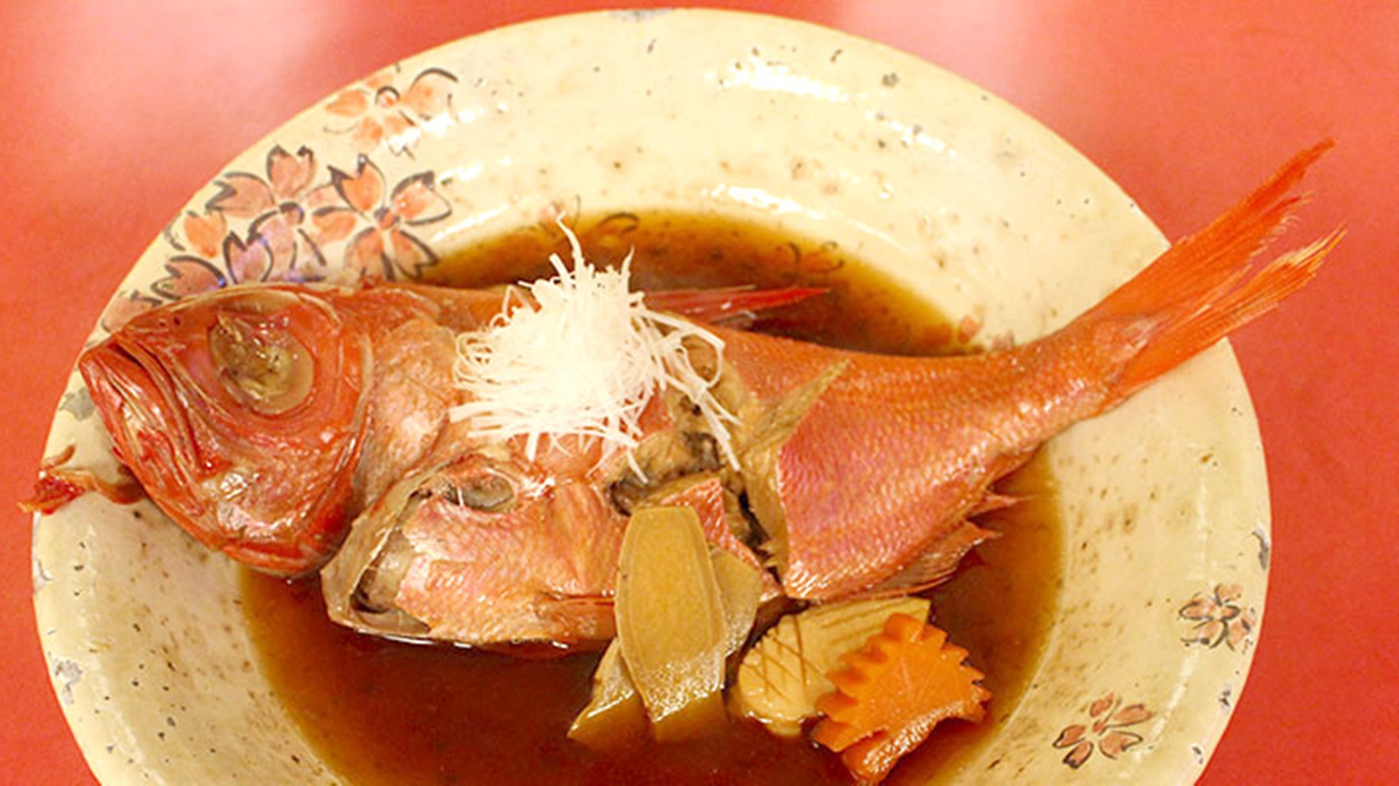 *夕食一例・金目鯛煮付け／伊豆ならではの美味しい金目鯛付きコース