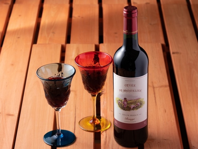 琉球グラスで楽しむ赤ワイン
