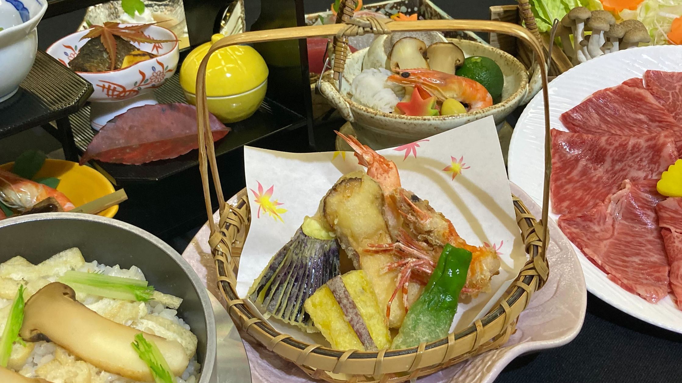 【特撰御膳】展望レストランで四季折々の旬の食材を堪能◆朝食は和歌山グルメのバイキング＜1泊2食＞