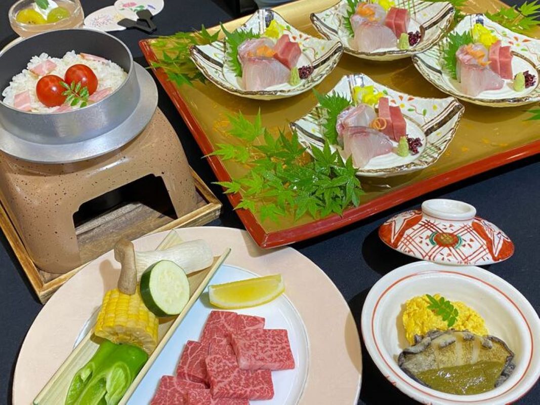 【万博】さき楽【料理長おすすめ御膳】旬の食材を活かした自慢の料理◆源泉掛け流しの天然温泉＜1泊2食＞