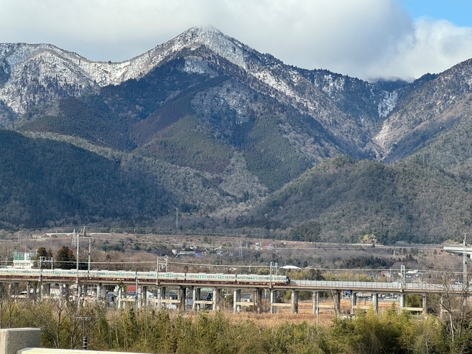 ホテル周辺景色　比良山系