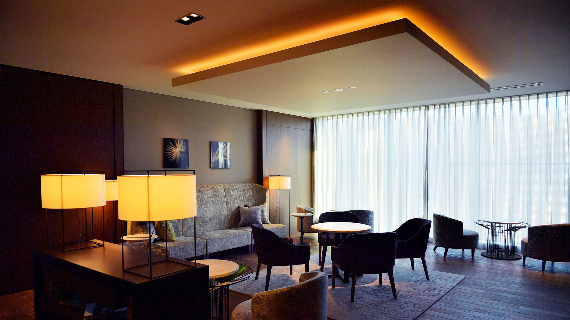 パブリックスペース（13F）