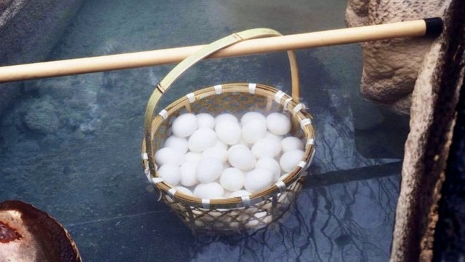 【長生の湯（宿泊者無料）】長生源泉を利用した温泉たまご(有料）も好評です。