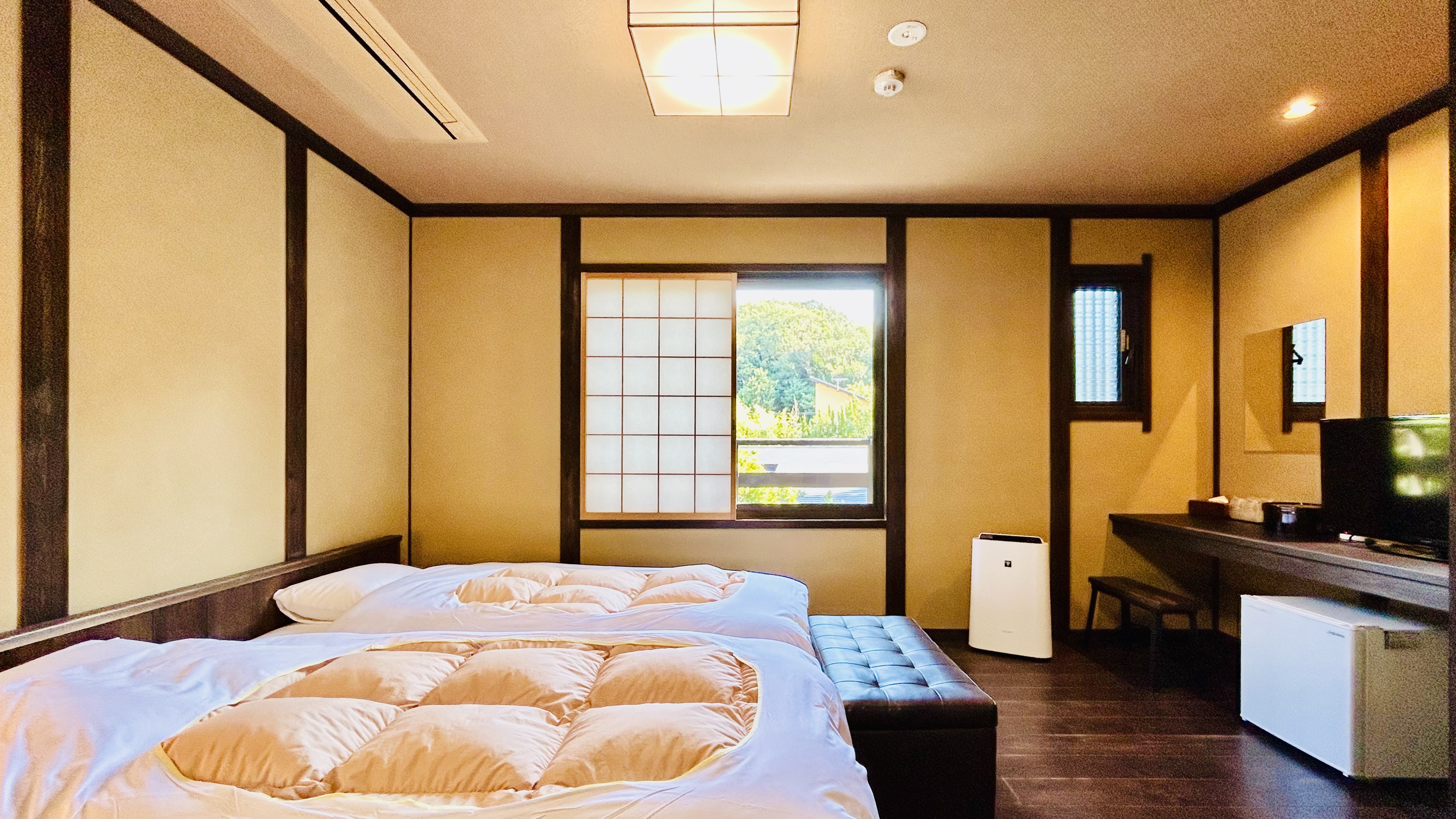 【浜木綿】快適ベッドと居室でゆったり♪和モダンルーム（禁煙）テレビは寝室に設置しています。