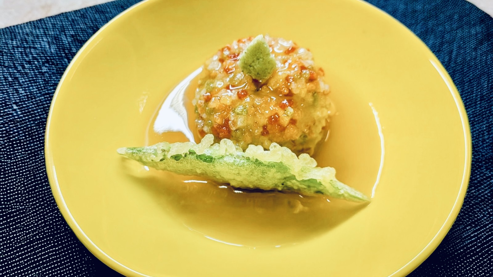 【こだわり一品（一例）】五色あられ饅頭　銀餡