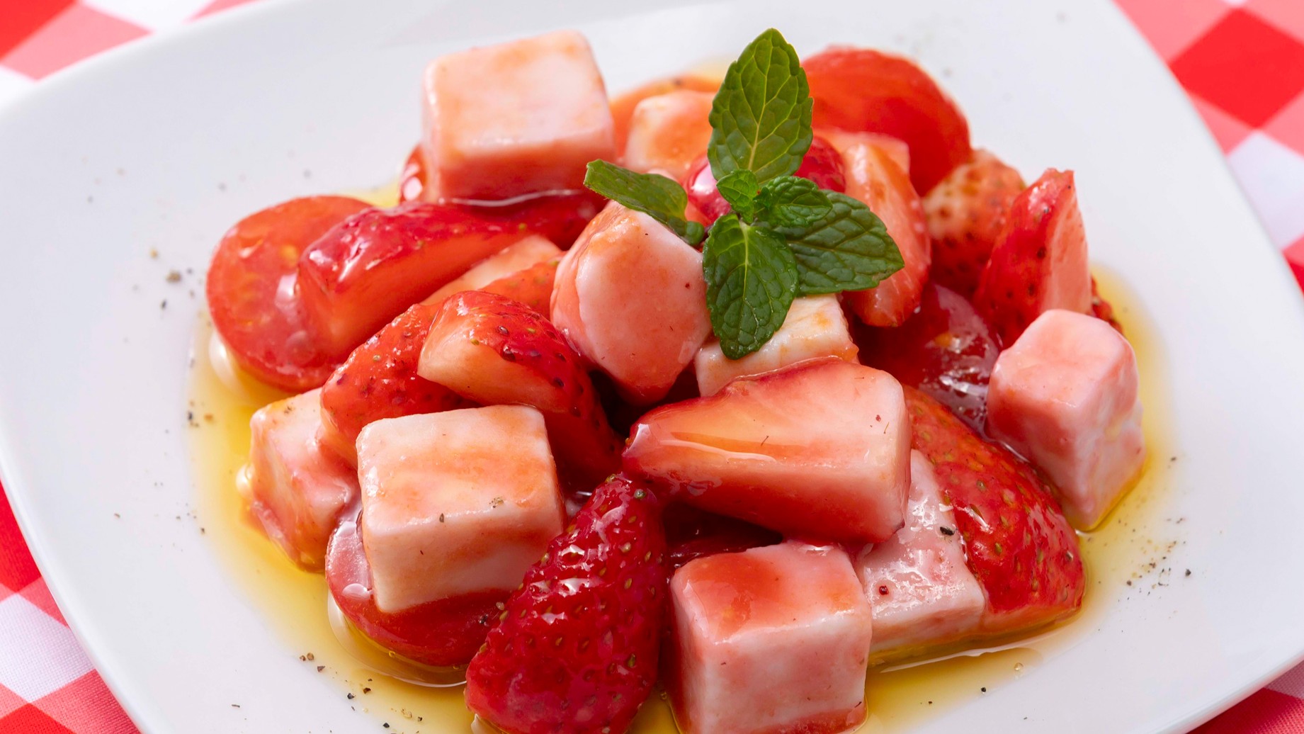苺とトマト・豆乳チーズのカプレーゼ