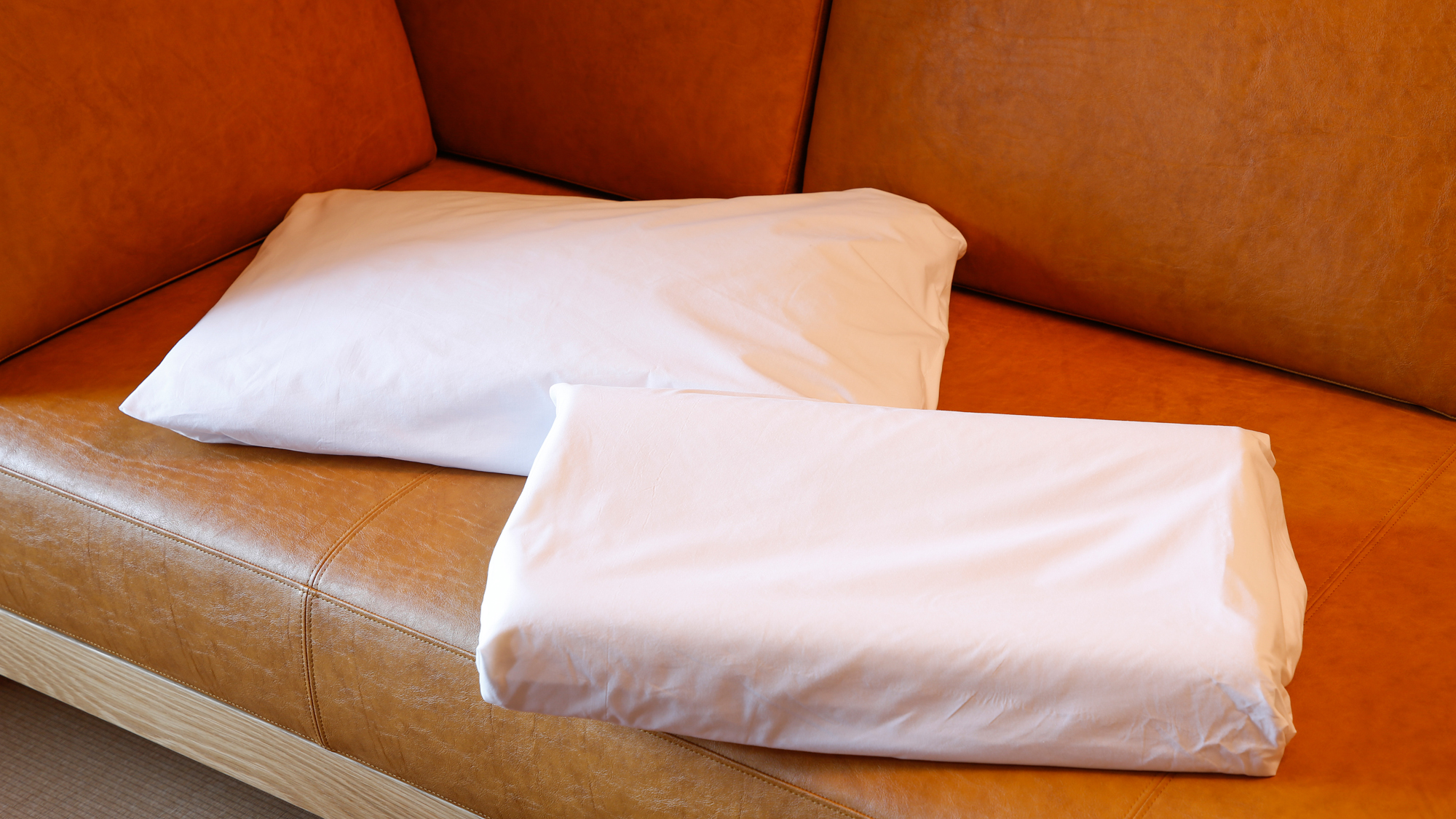 貸出用の低反発枕、そば殻枕。数に限りがございますので、予めご了承ください。
