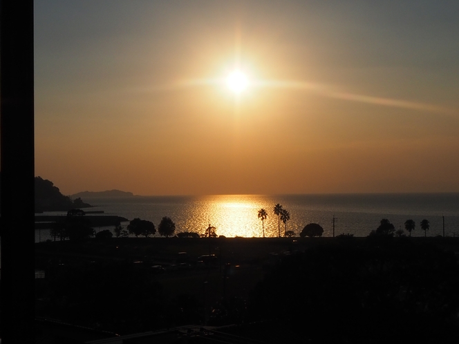 客室から見える夕日