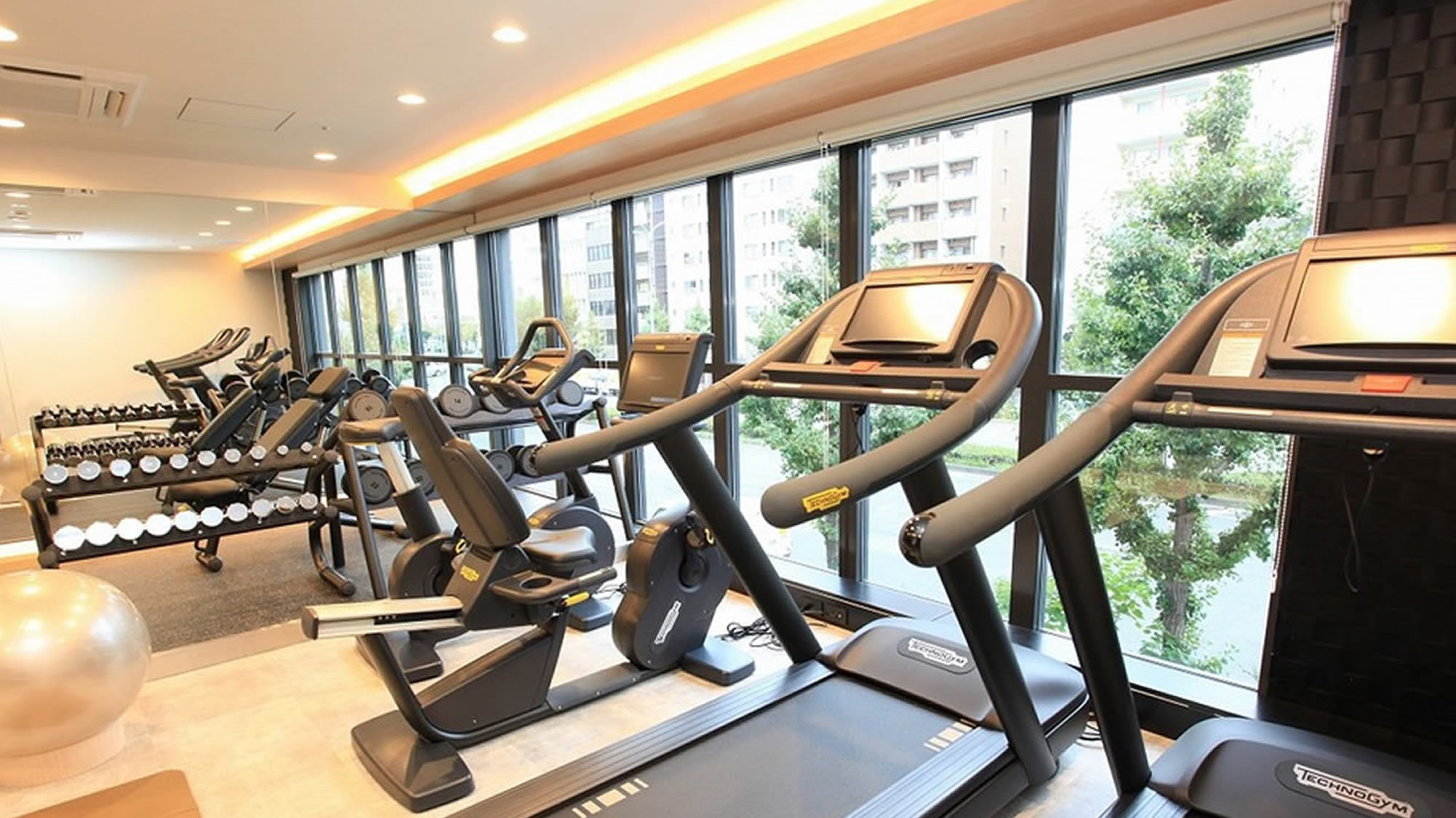 【連泊プラン/食事なし】２連泊以上でお得にホテルステイ♪　〜コンビニ徒歩0分・駅近〜