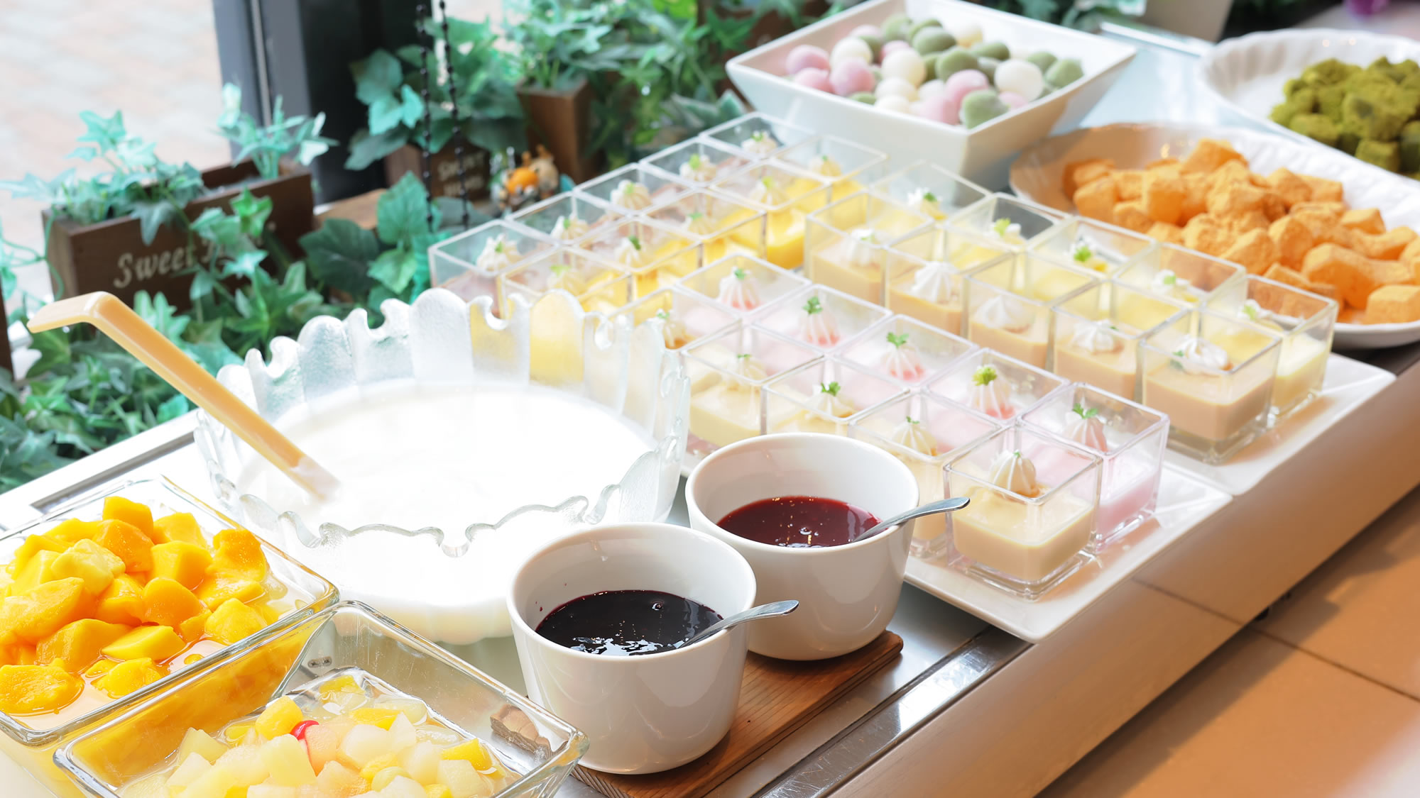 【朝食ビュッフェ】選んで楽しい日替わりミニデザートをご用意しております♪