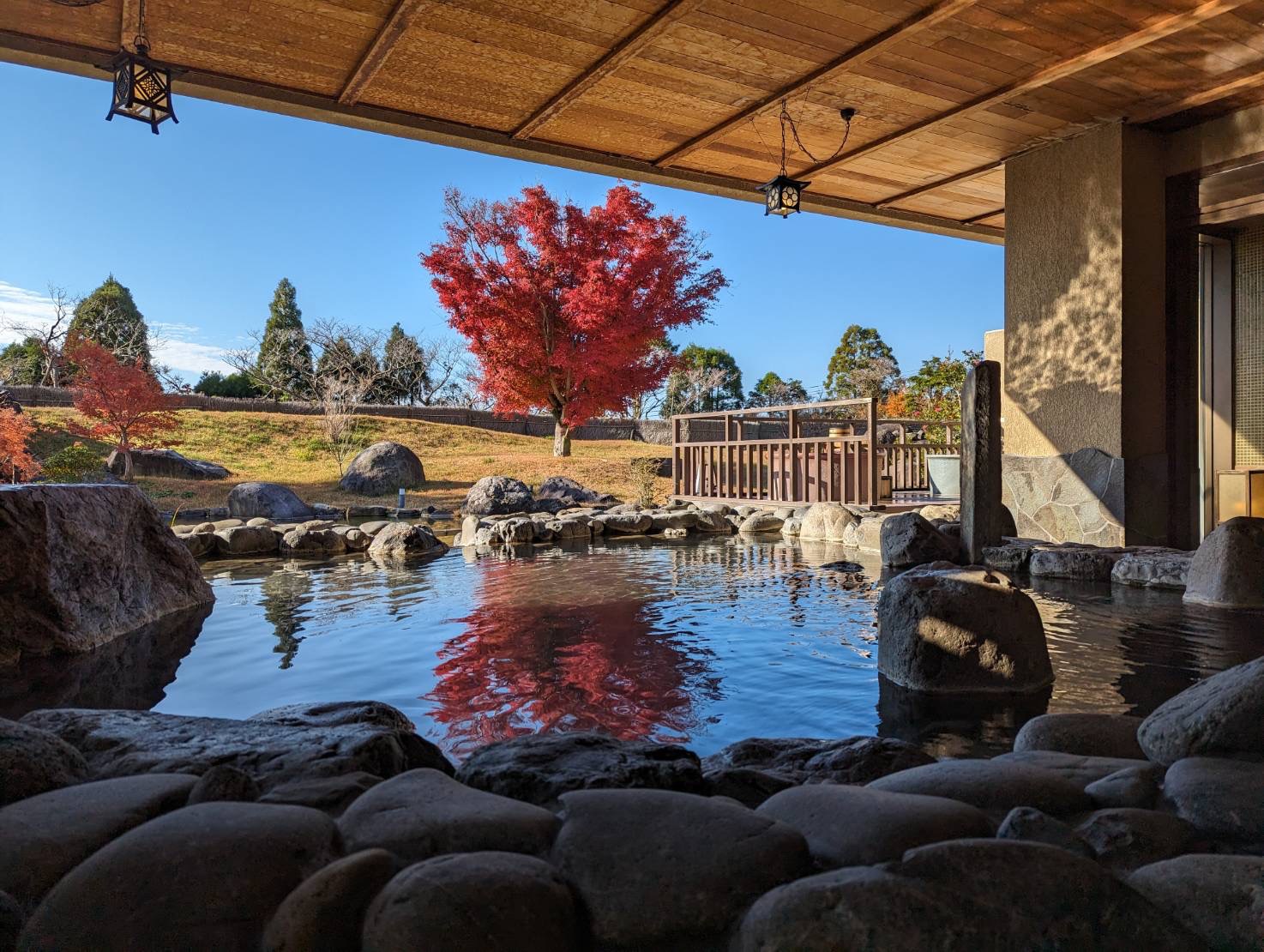 大浴場からの紅葉