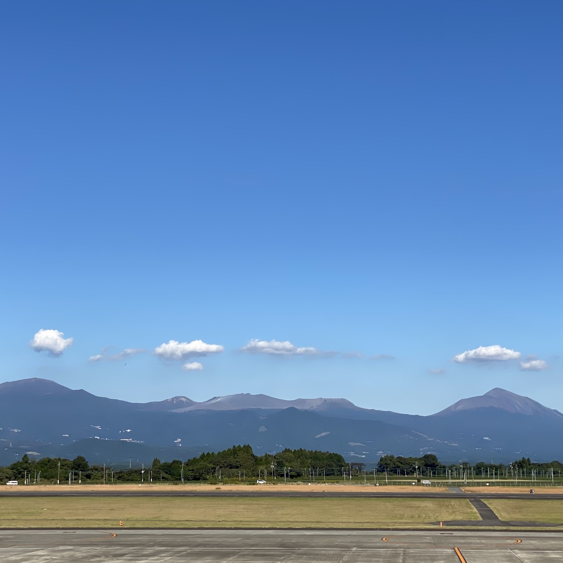 鹿児島空港からの霧島連山