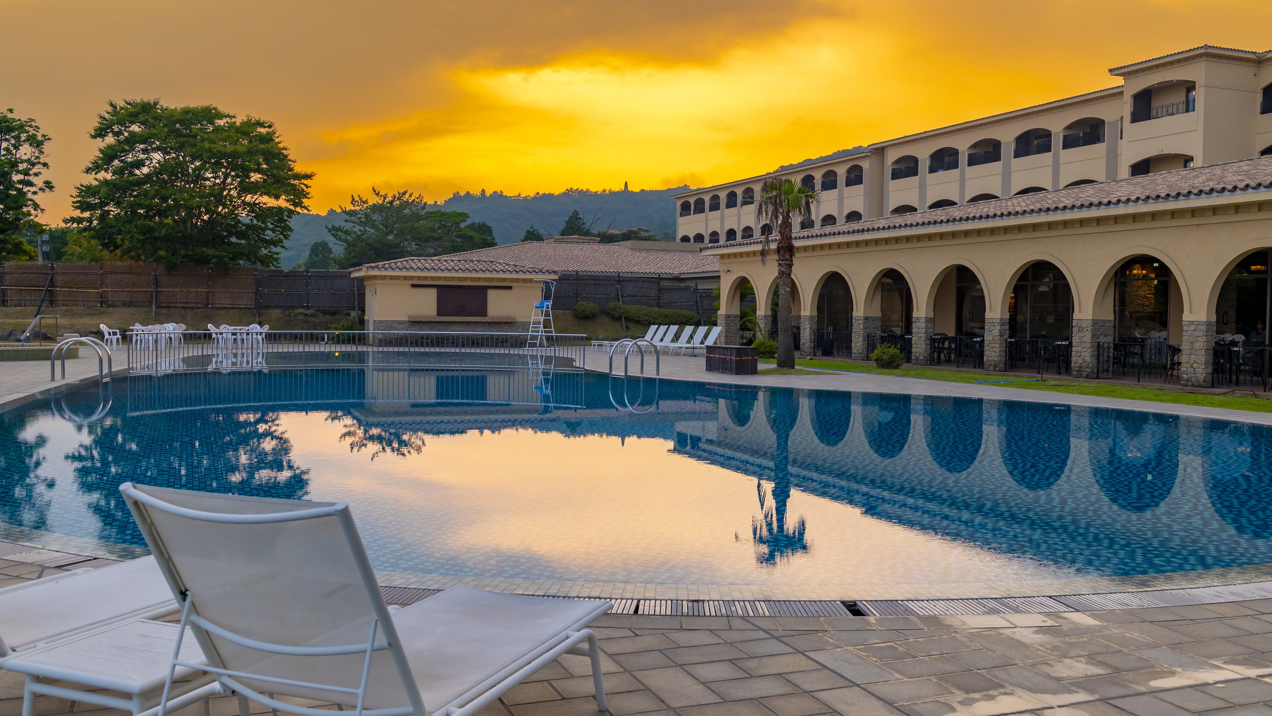 【ガーデンプール】サンセット