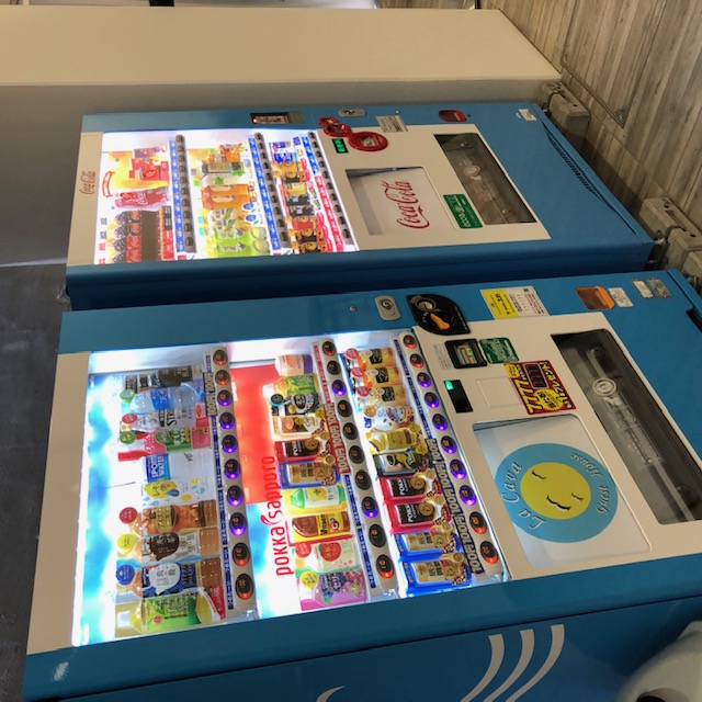 館内１階　自動販売機