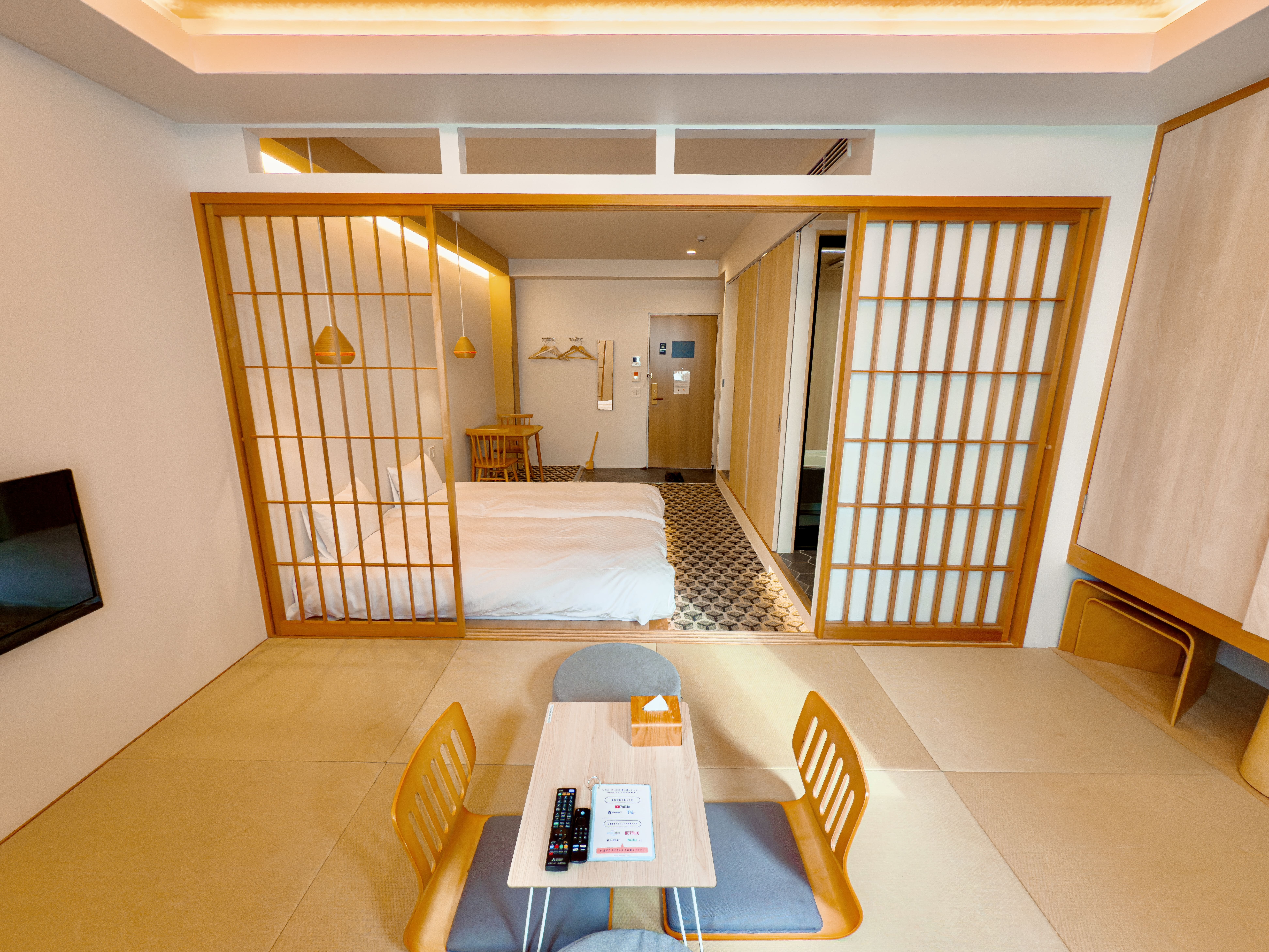 スタンダードツイン。３６㎡。限定６部屋。畳ルームから見た部屋の見た目。