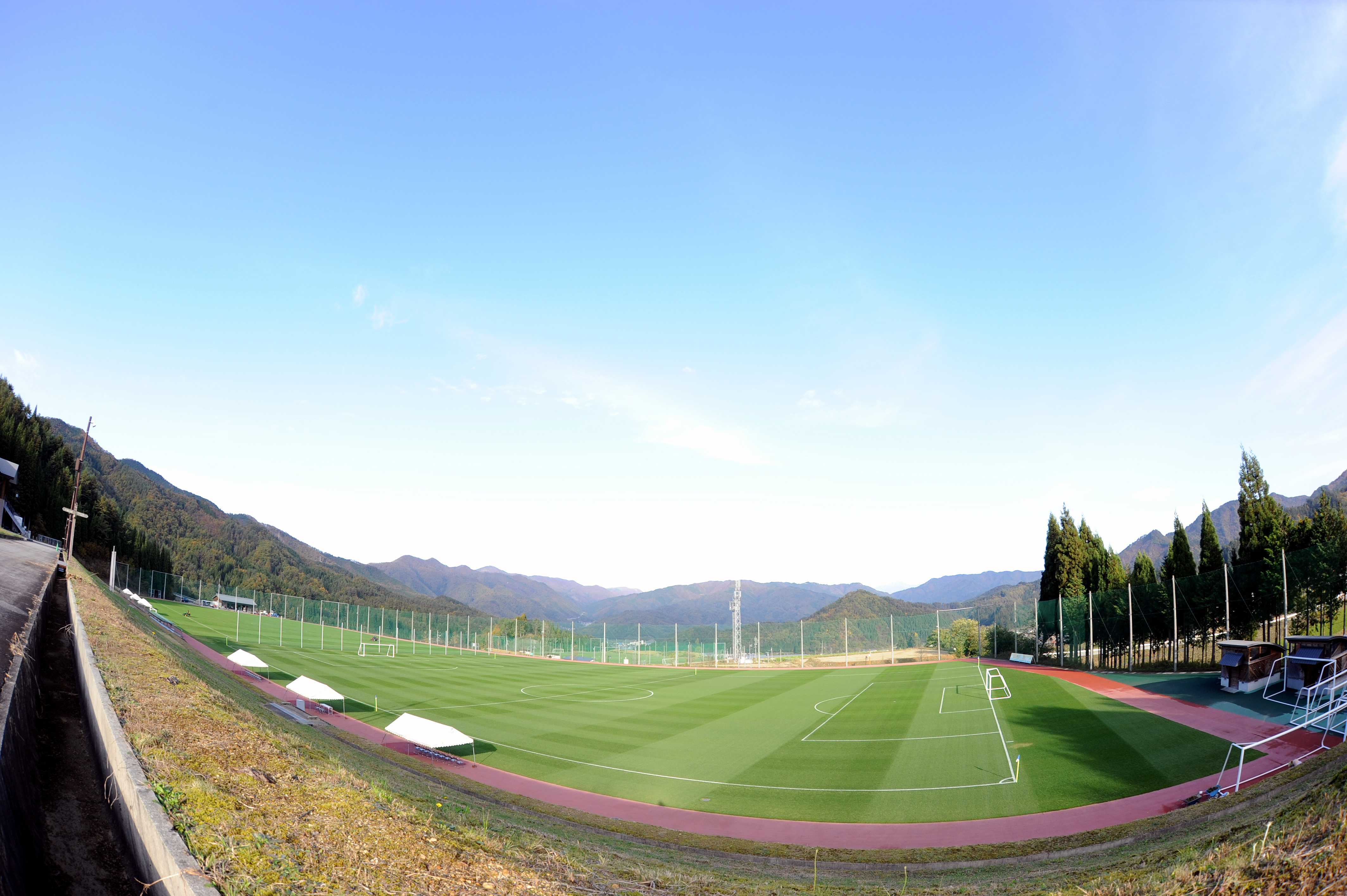 近隣：ふれあい広場