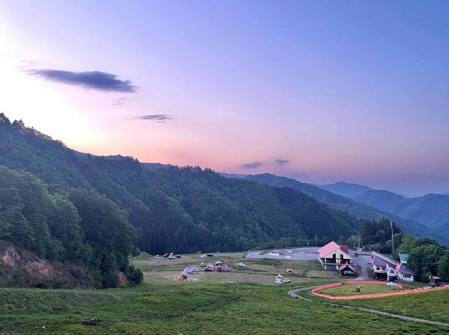 近隣：NOASOBIキャンプ場