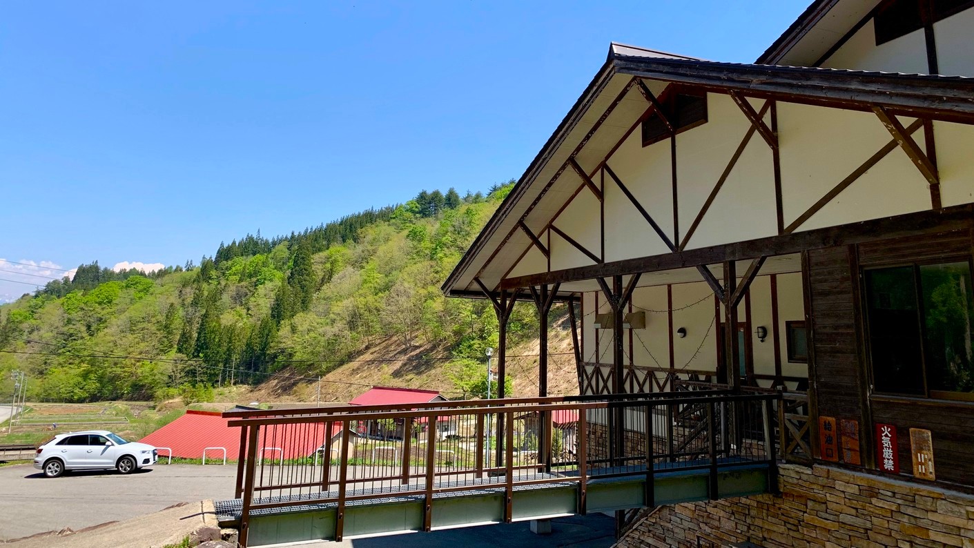 やまびこ館外観