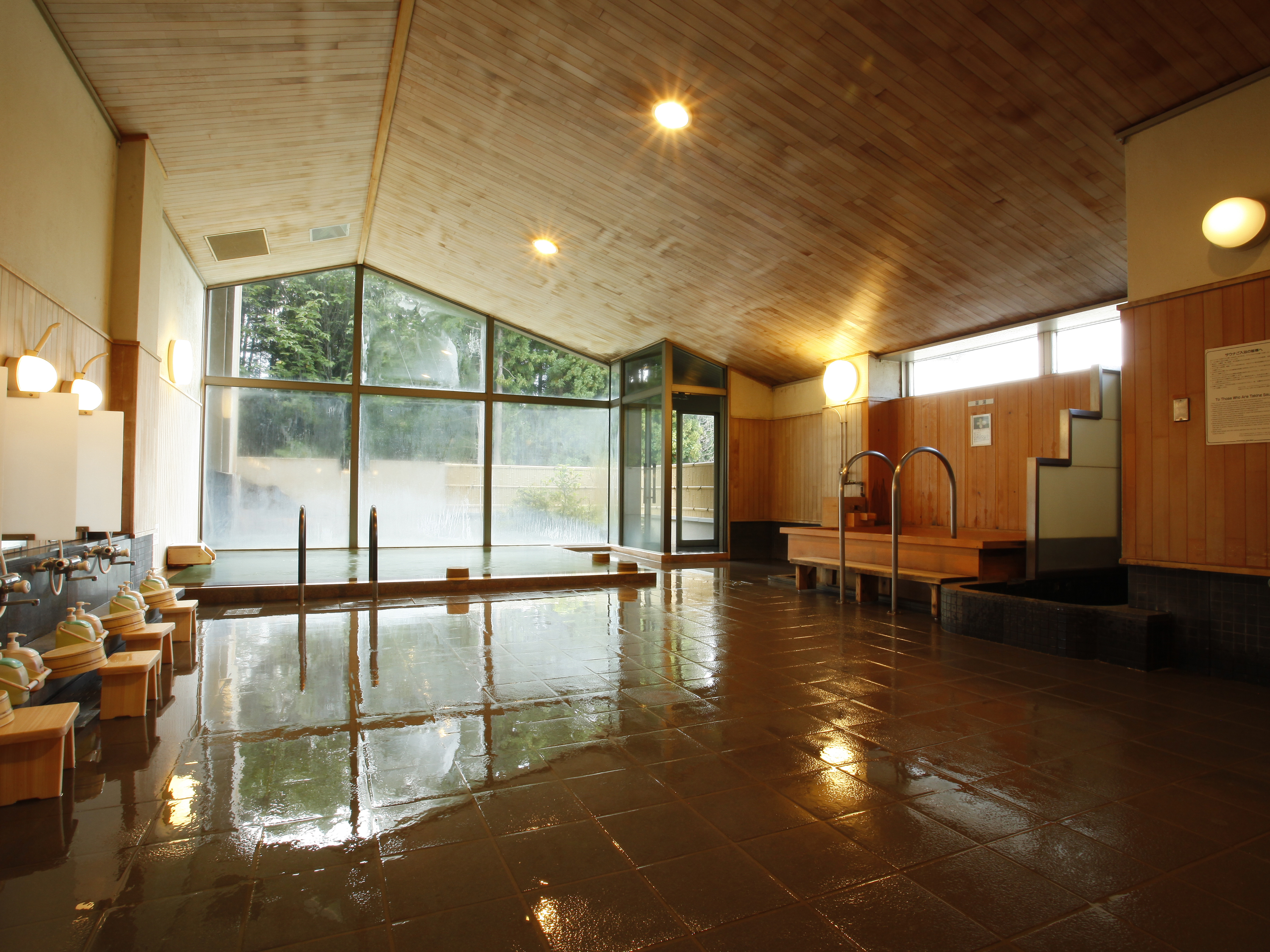 近隣：ぬく森の湯すぱーふる