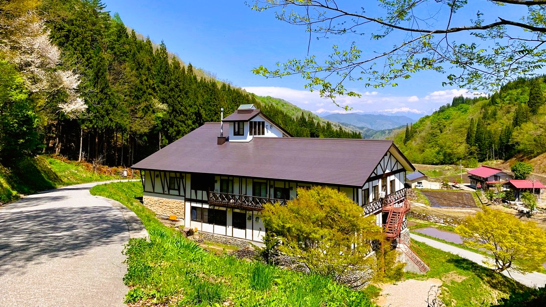 やまびこ館外観