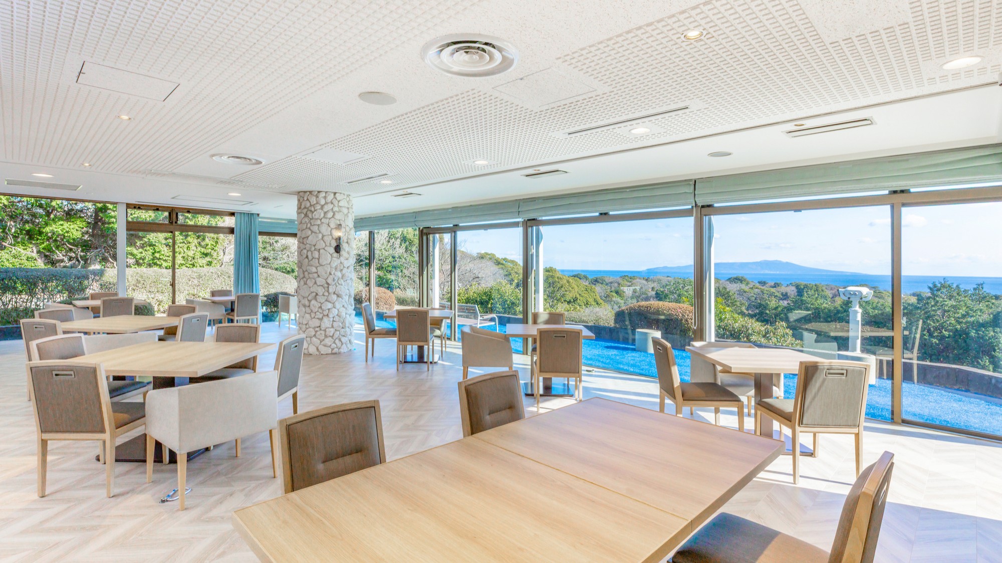 レストラン「La Vie en rose（ラヴィアンローズ）」