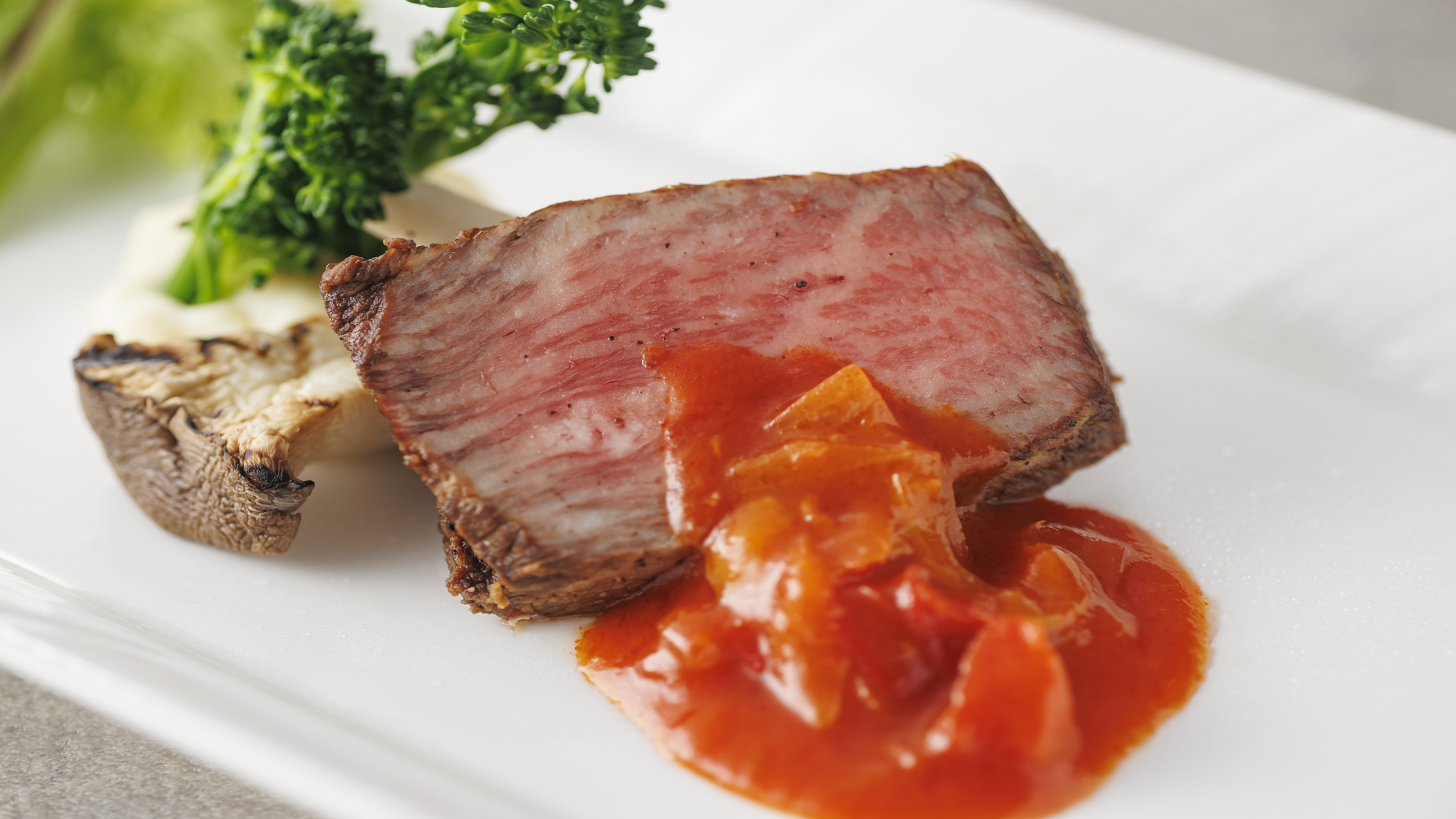 【ご夕食イメージ】プレミアムコース/国産牛サーロインのソテー