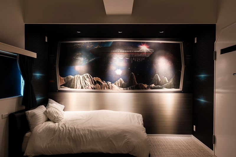 客室_宇宙船のような寝室 3人部屋