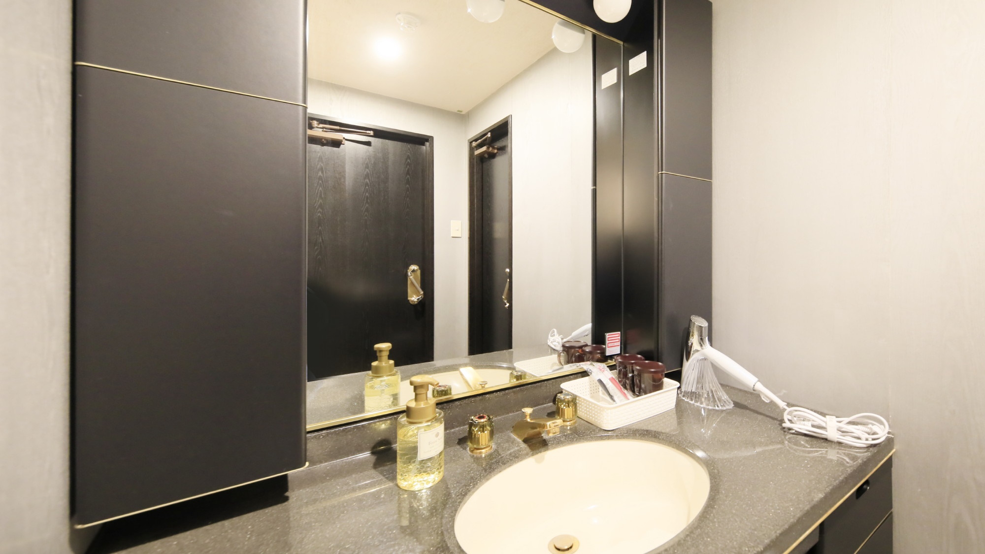 スイートルーム／パウダースペース