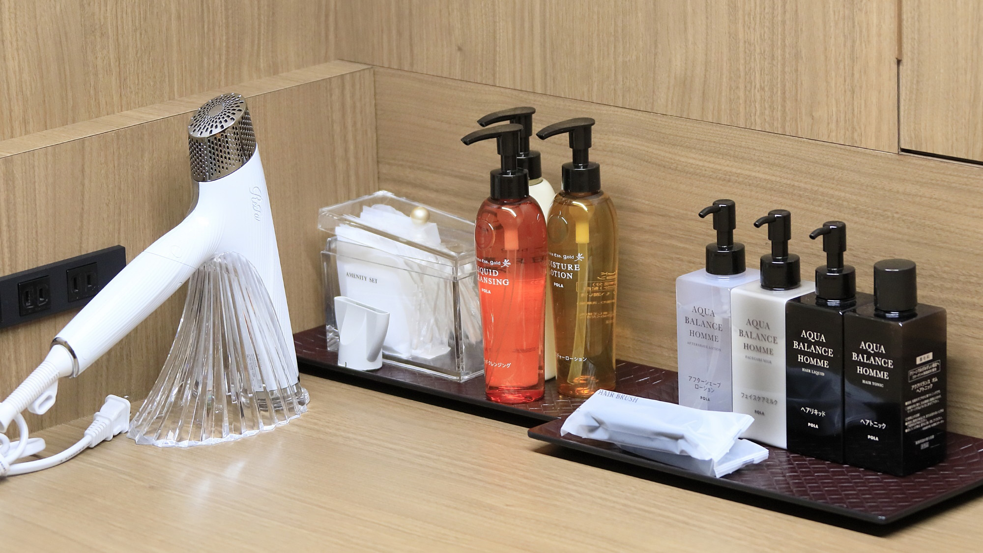 和モダンルーム／パウダースペース