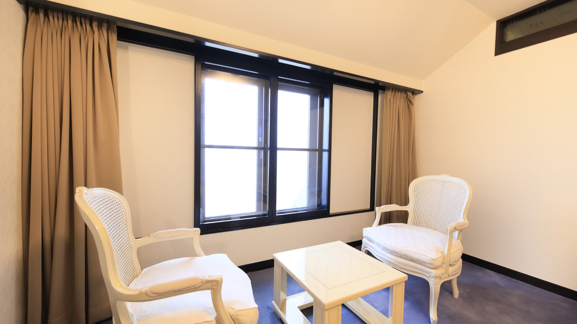 スイートルーム／リビング