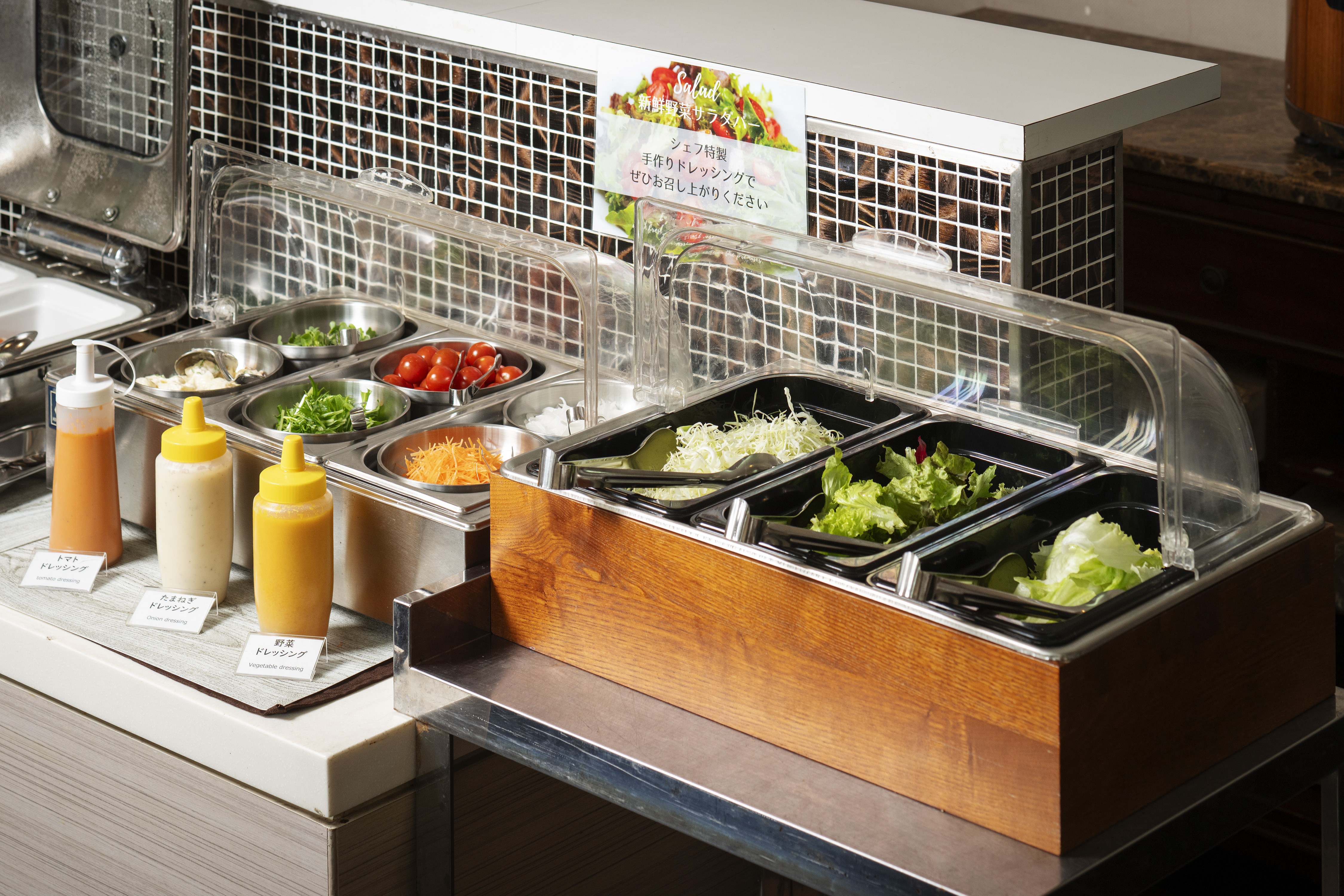 朝食ビュッフェ　サラダコーナー