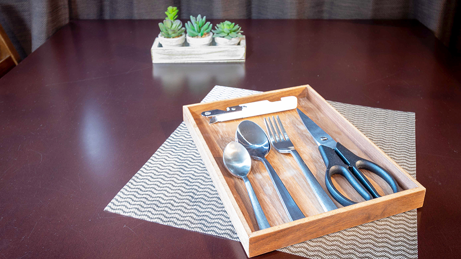 【カトラリーセット】スプーン、フォークなどのご用意ございます。※調理器具等の準備はございません。