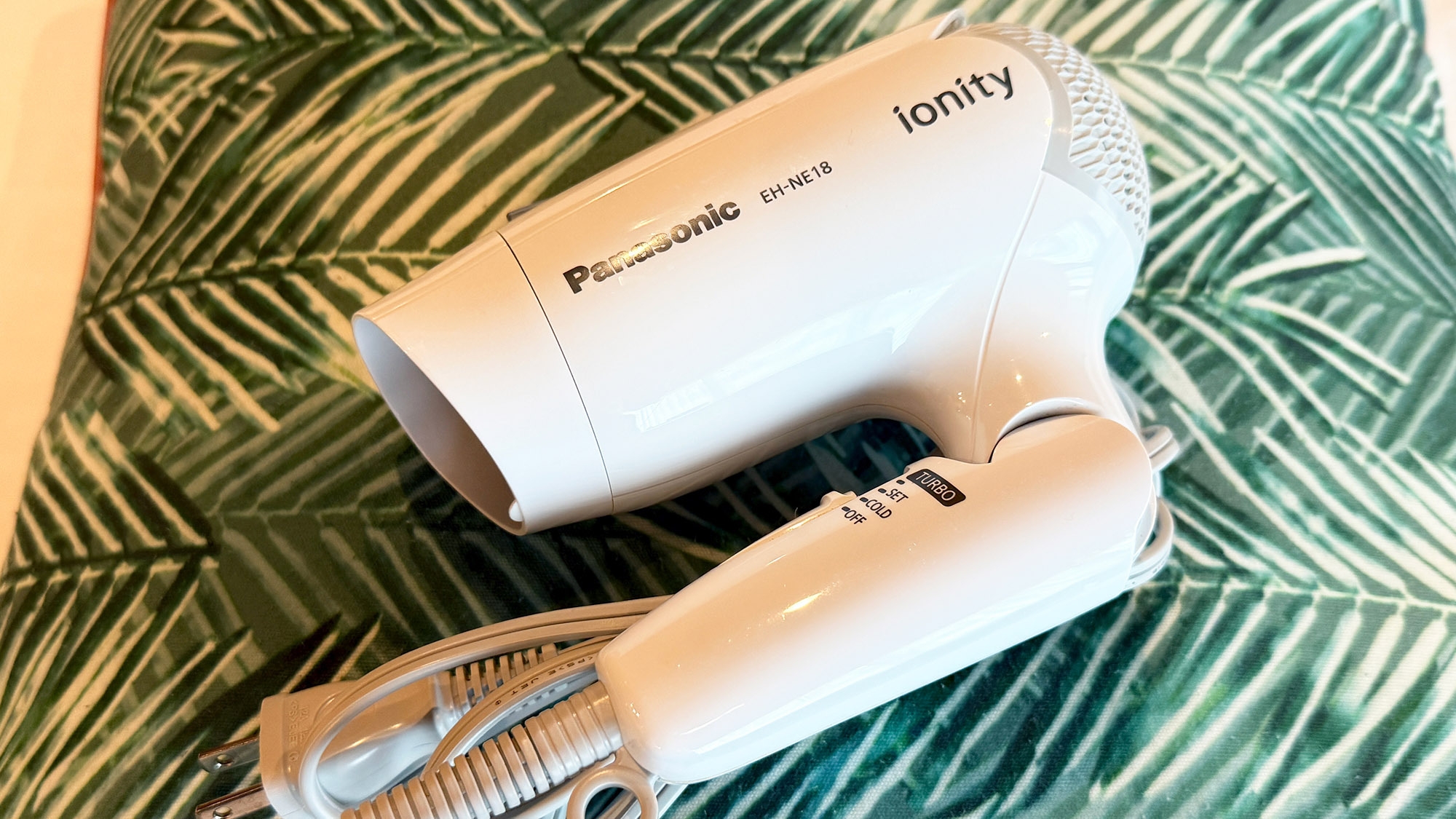 【7連泊以上割引・素泊】長く泊まるから…30平米超のゆとりが嬉しい広めのお部屋で長期滞在・連泊割引