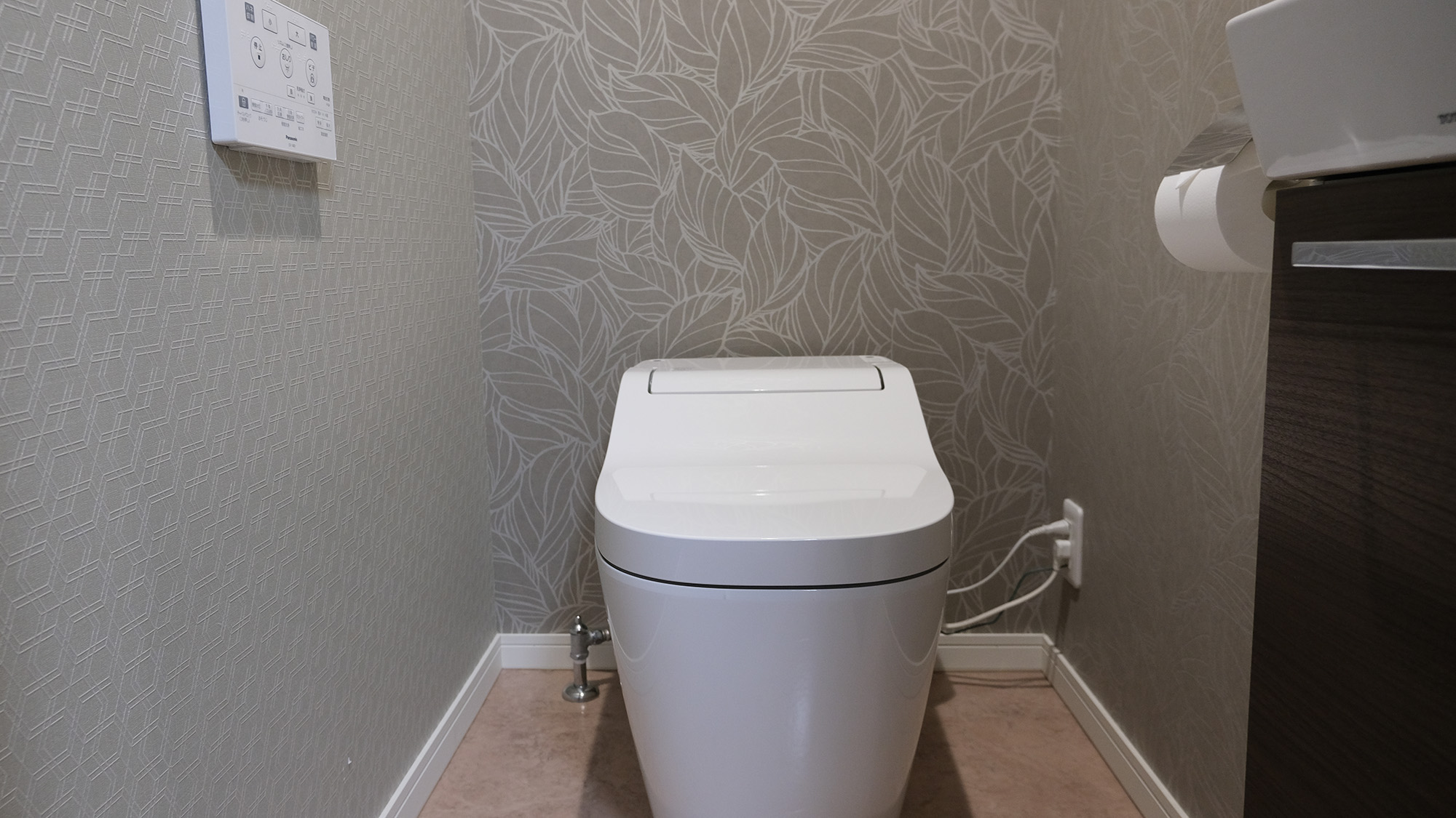 ・【トイレ】トイレは温水洗浄機能付きで快適にご利用いただけます