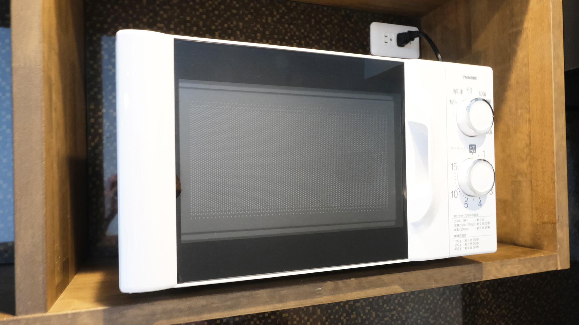 ・【電子レンジ】電子レンジ、コンロを備えたキッチンで、簡単な調理を行っていただけます