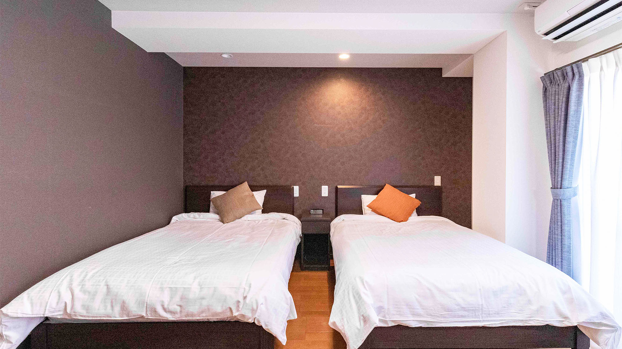 ・【ツインB／ベッド】心安らぐ落ち着いた空間　広々としたベッドで心ゆくまでリフレッシュ