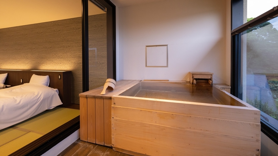 【露天風呂付き客室　和モダンツイン10畳】客室専用の露天風呂を設えたお部屋です。※写真は一例