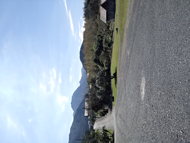 県道から海側へ下ると民宿海楽園です。