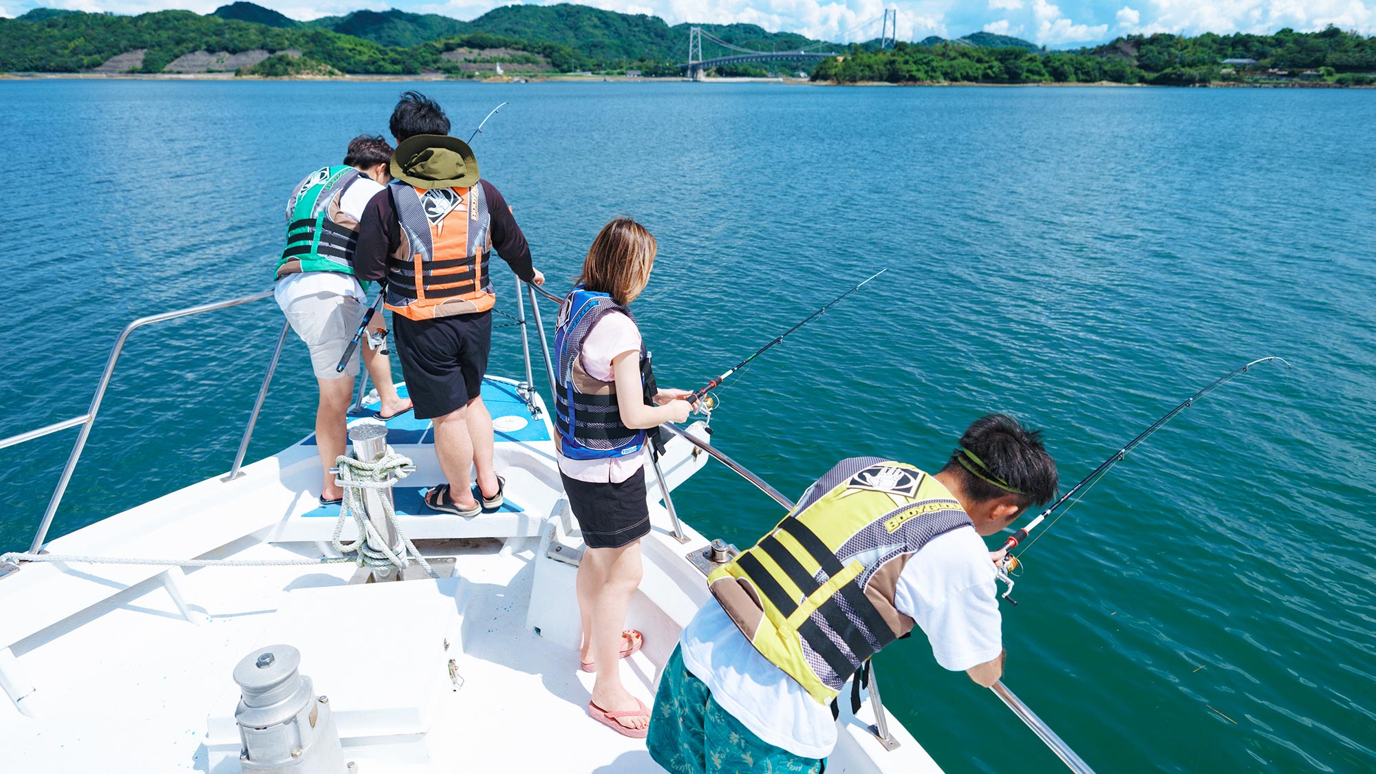 【船上釣り体験】海釣り初心者でも安心！停まっている船の上で楽しめる釣り体験が登場♪