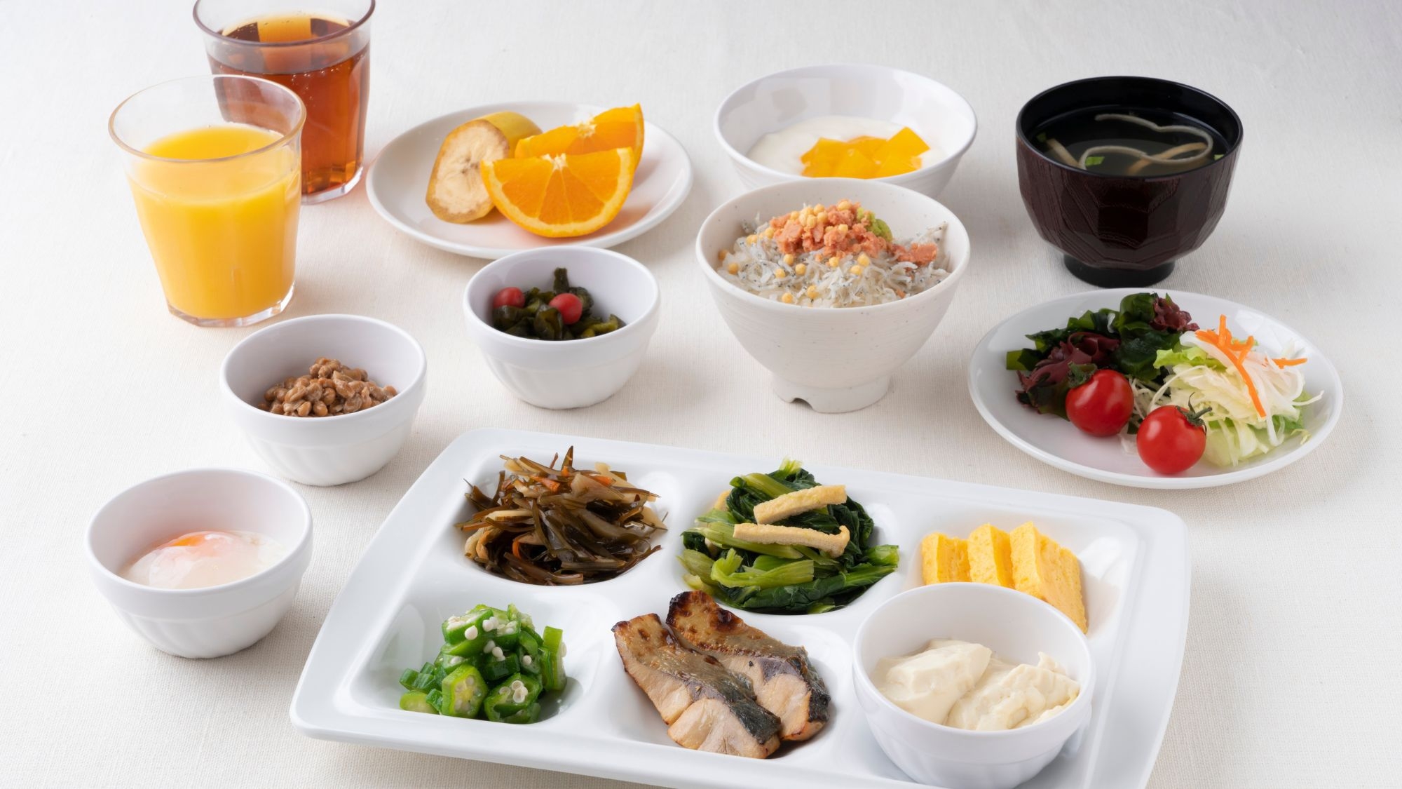 【30％OFF】【楽天スーパーSALE】朝は豊橋ネギトロ丼、ヤマサのちくわも用意＜朝食ビュッフェ付＞