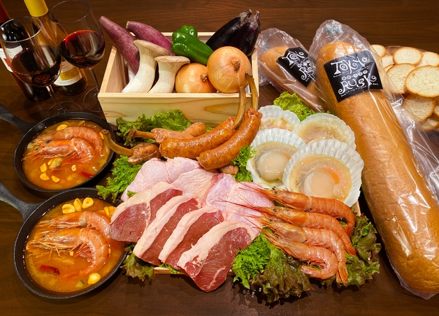 【早割30日前・1，000円引き】グランピング〜トレーラー泊〜【1泊2食BBQ付】温泉無料！