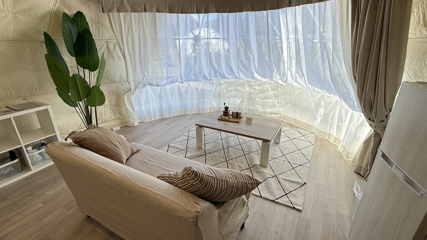 オーバルテントサイト 5m×8m 定員4名 禁煙