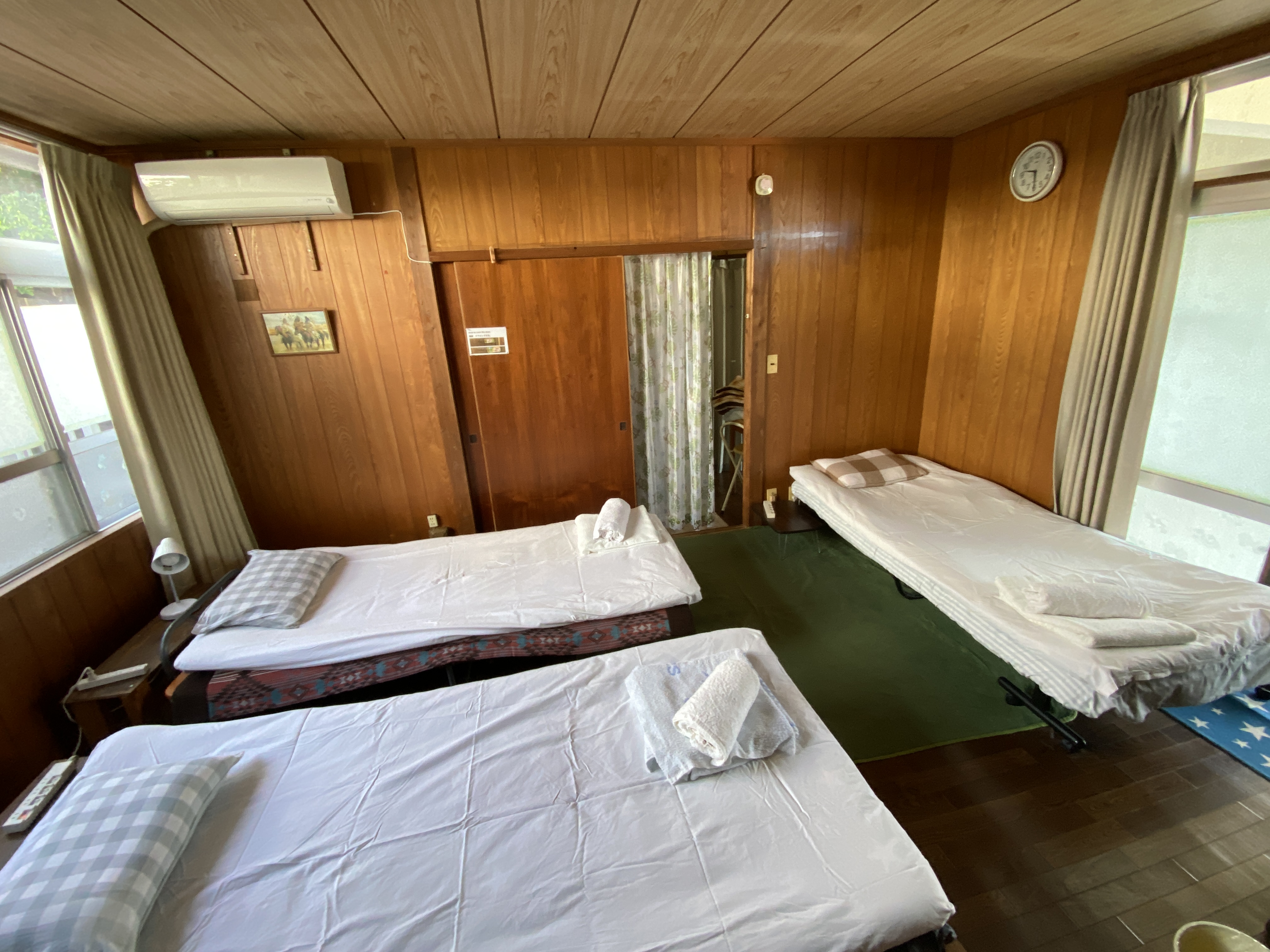 room 2 ファミリー　トリプルベッド