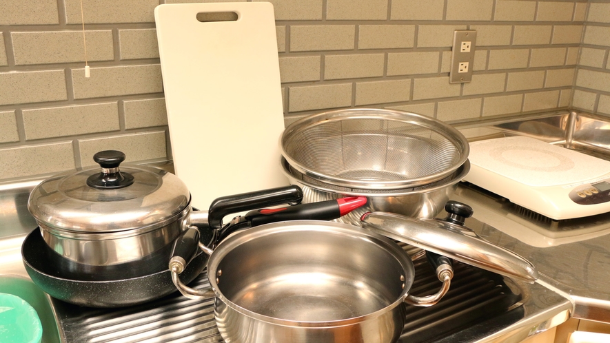 ■【コテージ・2階建て】  IH調理器をはじめ各種食器類も完備