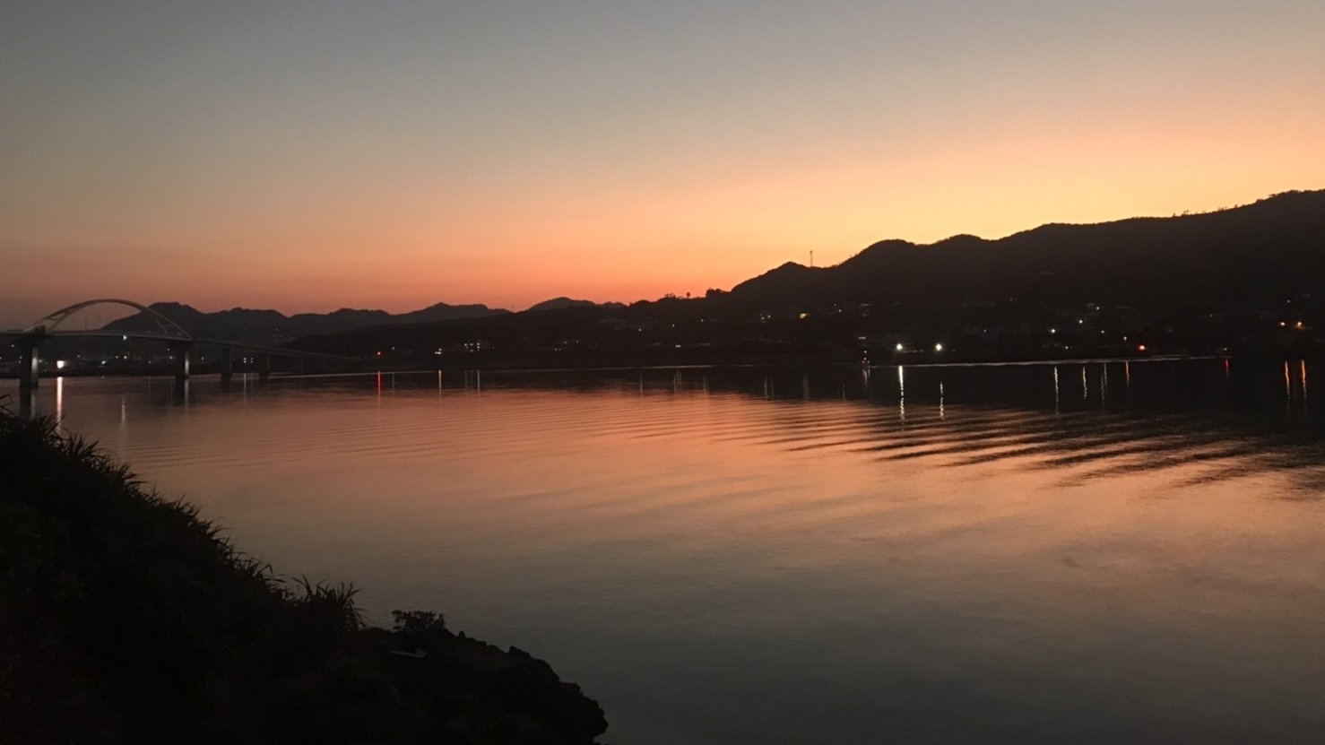 瀬底島の朝焼け