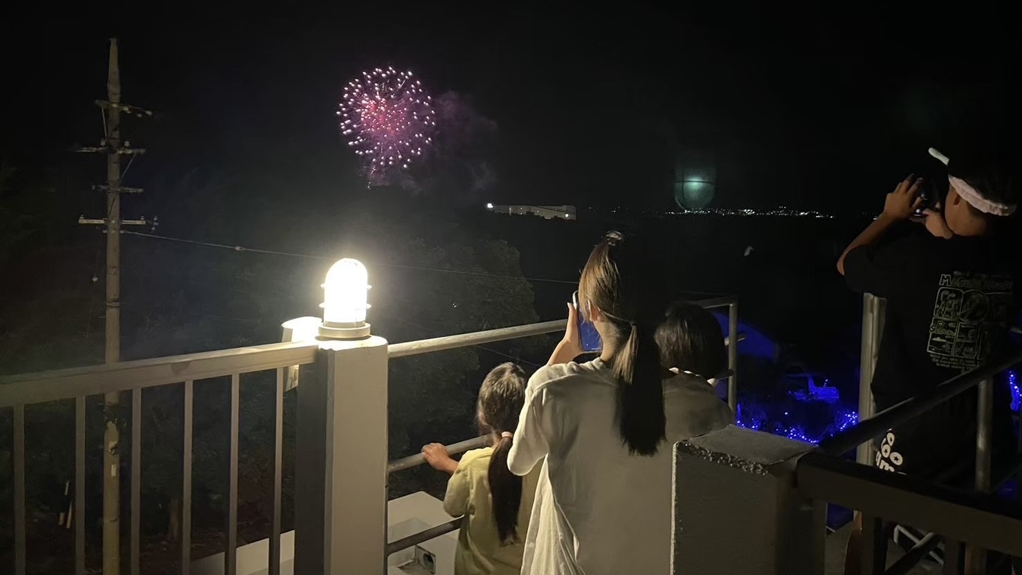 屋上（夜）
