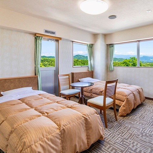 【洋室ツインベッドルーム】角部屋で眺望最高☆＜冷蔵庫、Wi-Fi接続完備＞