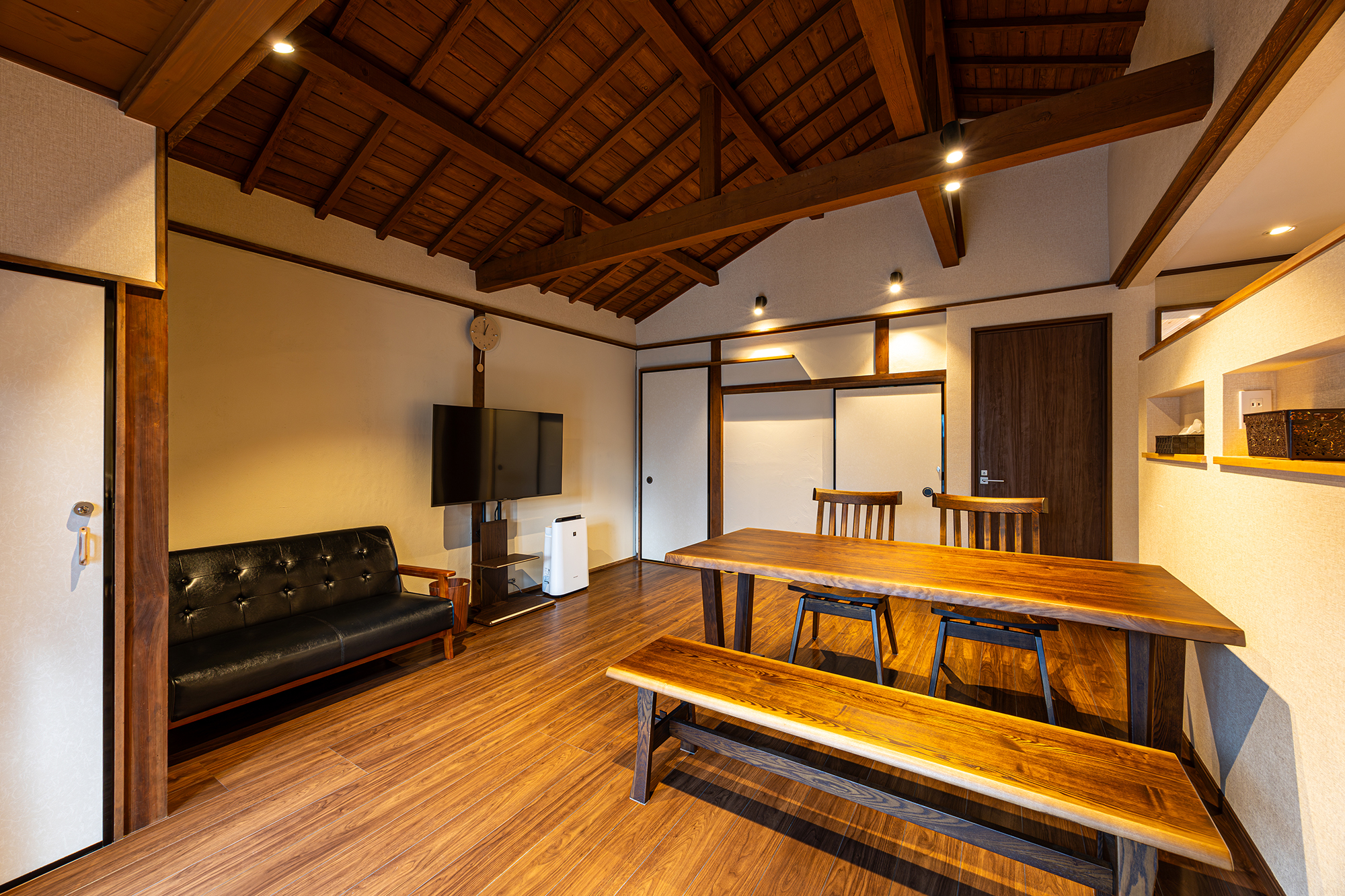 リビング　はな【新館】